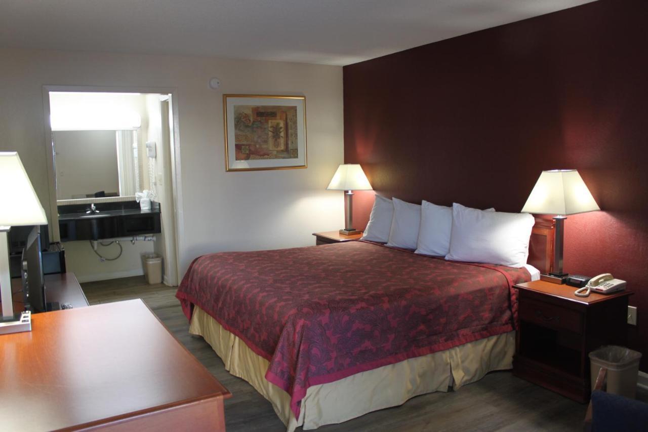 Travel Inn Of Buford Zewnętrze zdjęcie